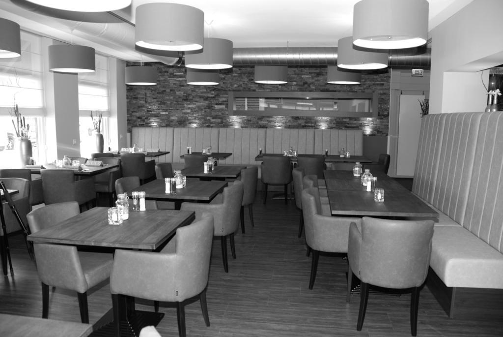 Hotel-Restaurant Thuis! Dinteloord 외부 사진