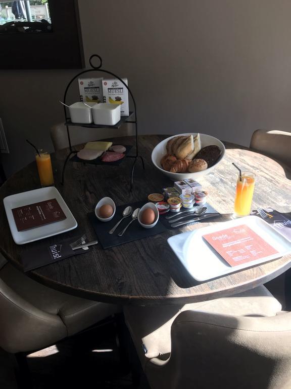 Hotel-Restaurant Thuis! Dinteloord 외부 사진